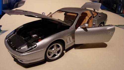 Maisto ferrari 550 - 1/18:,